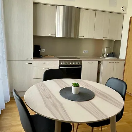 Side Apartment